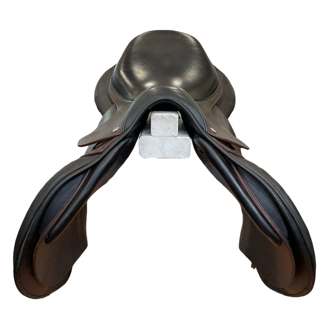 17.5" Devoucoux Biarritz S Wide Used Hunter/Jumper Saddle