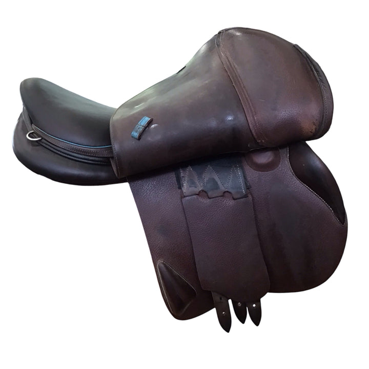 17" Devoucoux Biarritz O Medium Used Hunter/Jumper Saddle - H