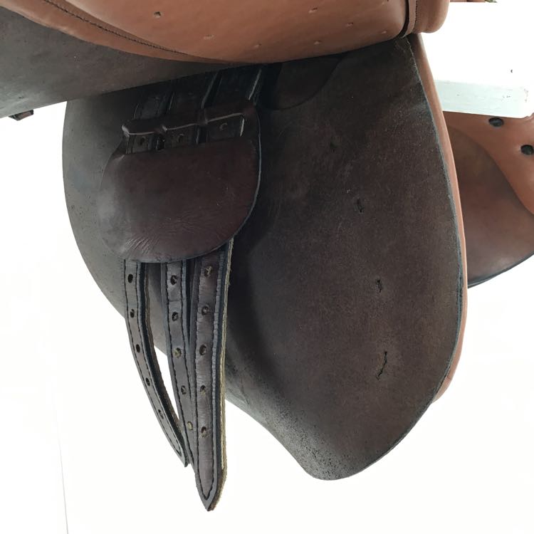 17" Crosby XL used close contact saddle B