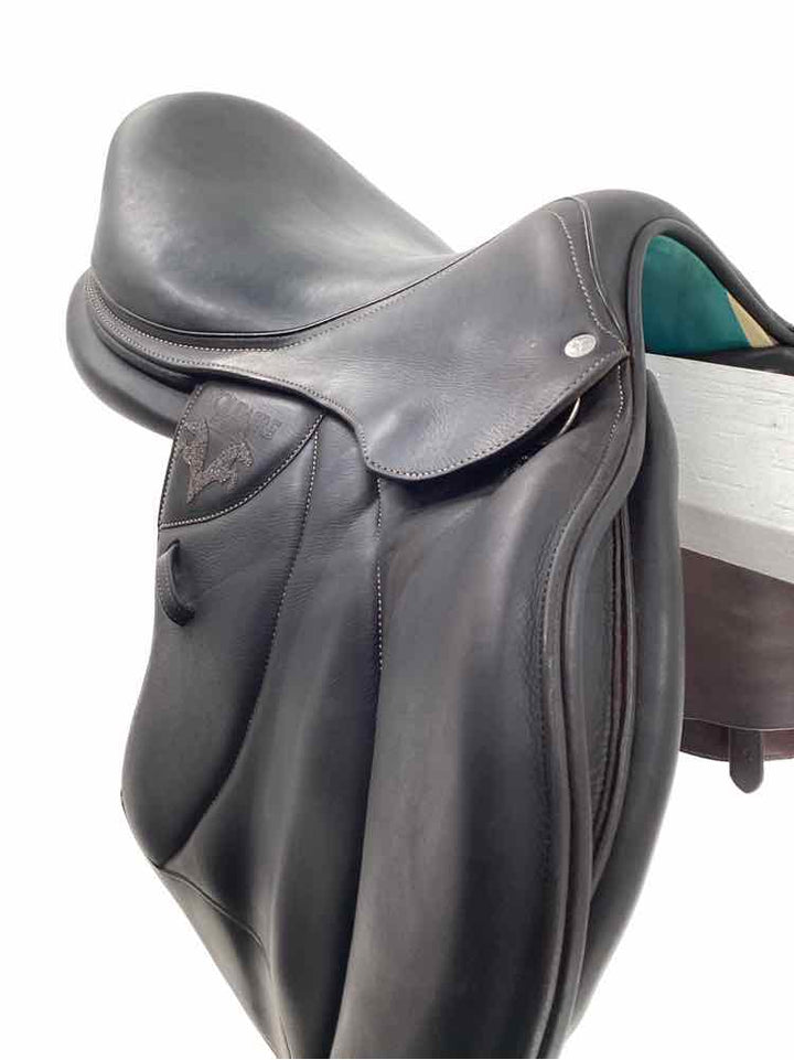 BUTLER VOLTAIRE USED HUNTER/JUMPER SADDLES