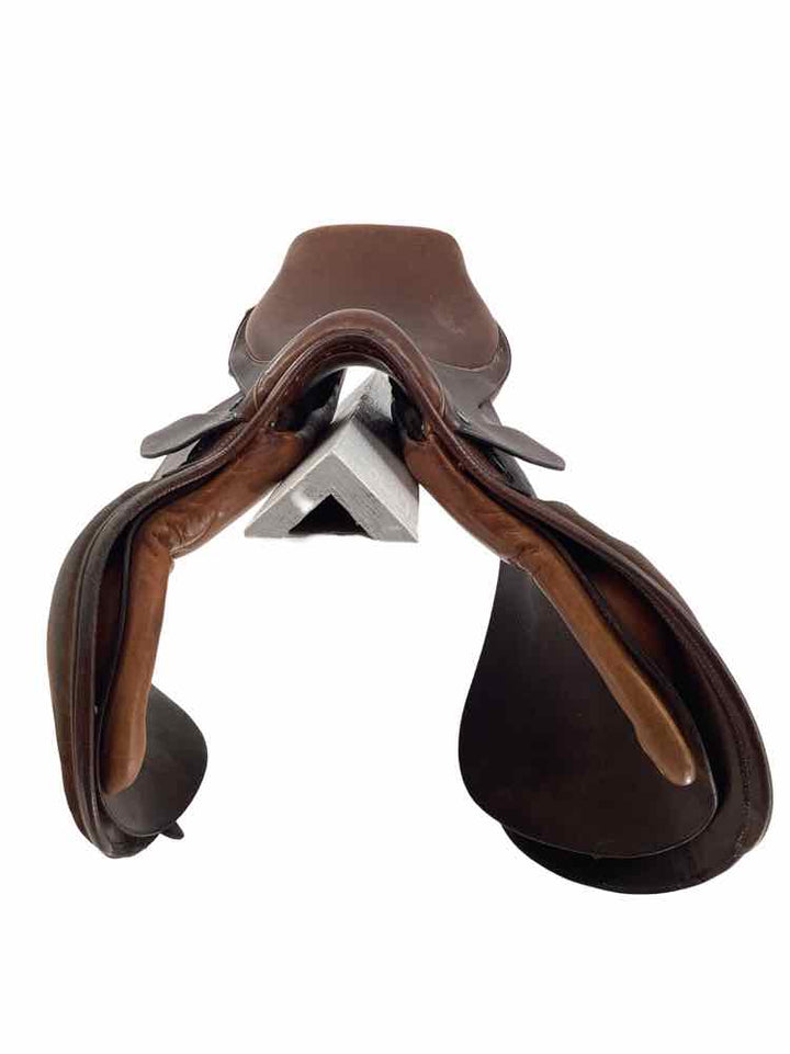 18" Cosby used close contact saddle B