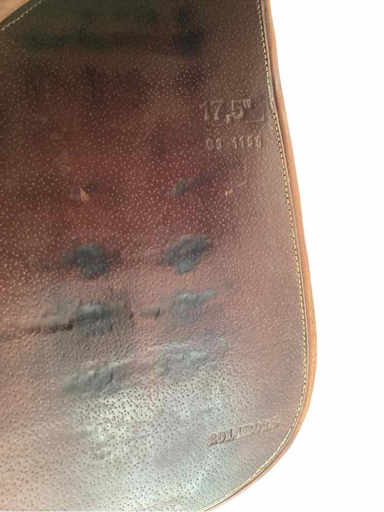 HDR Rivella wide tree wool flocked forward flap jumping saddle
