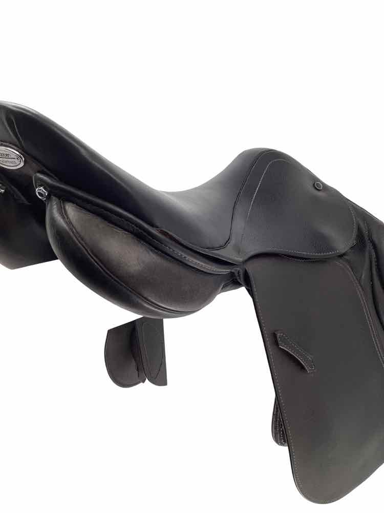 18" Stubben Portos used close contact saddle