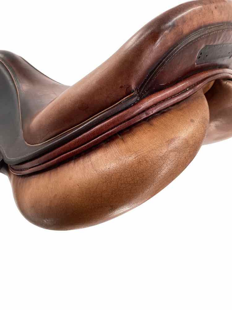 17"  Pessoa used close contact saddle B