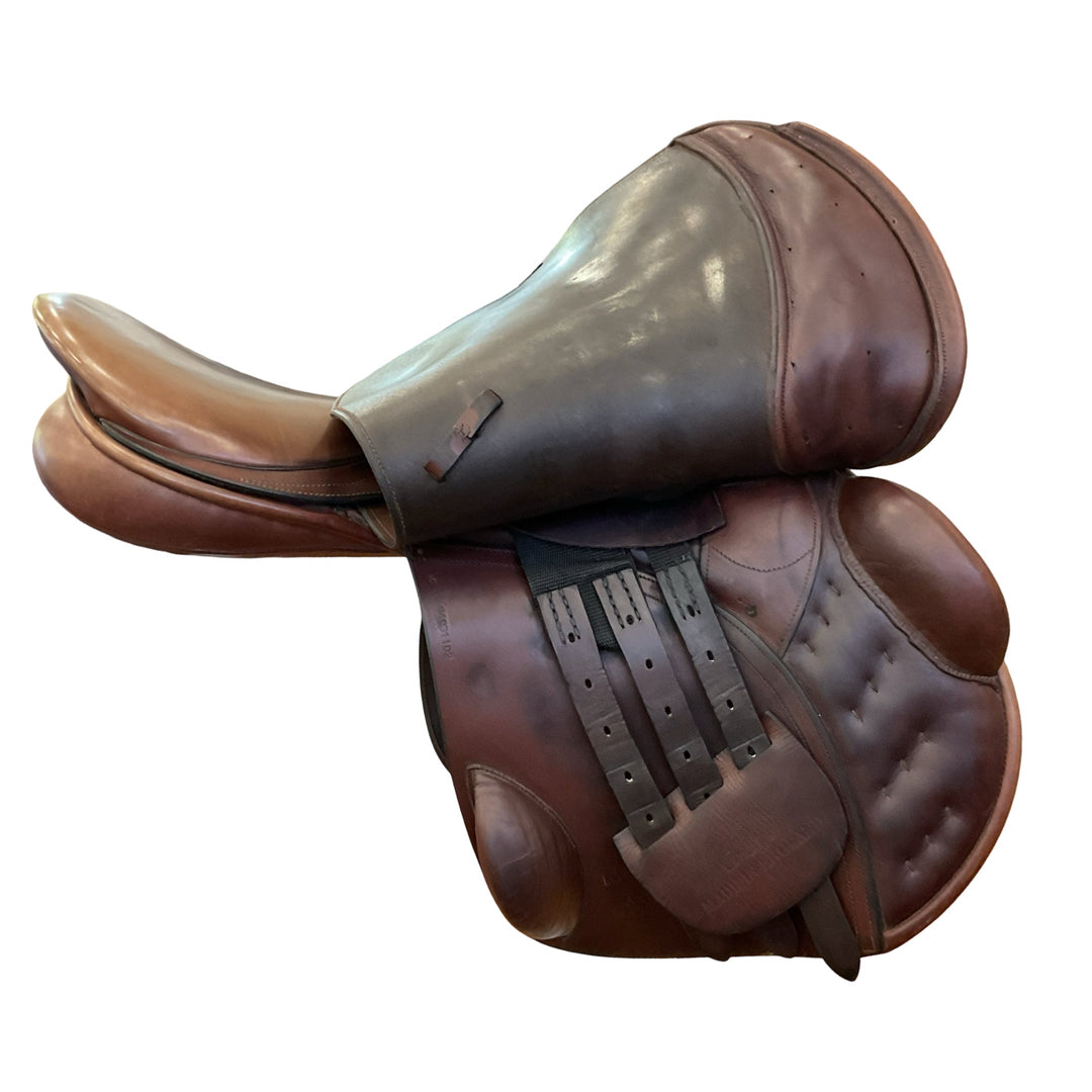 18" County Conquest Wide Used Hunter/Jumper Saddle