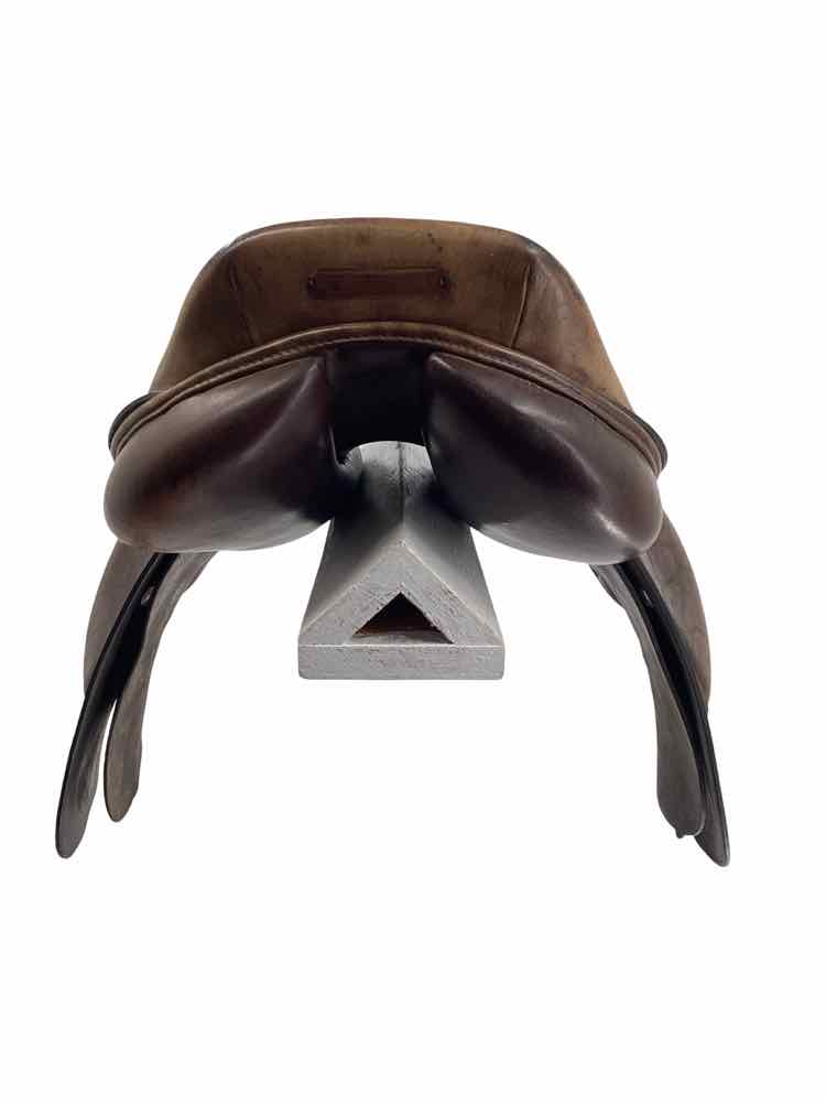 17" M Toulouse used close contact saddle