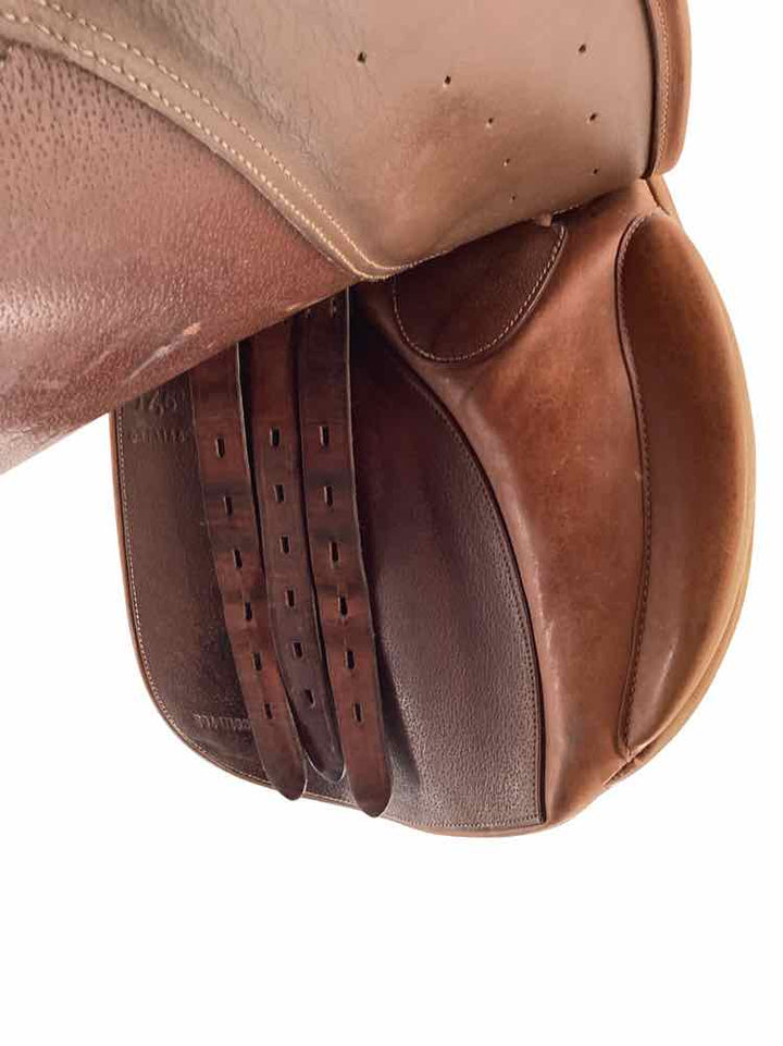 17.5" HDR used close contact saddle B