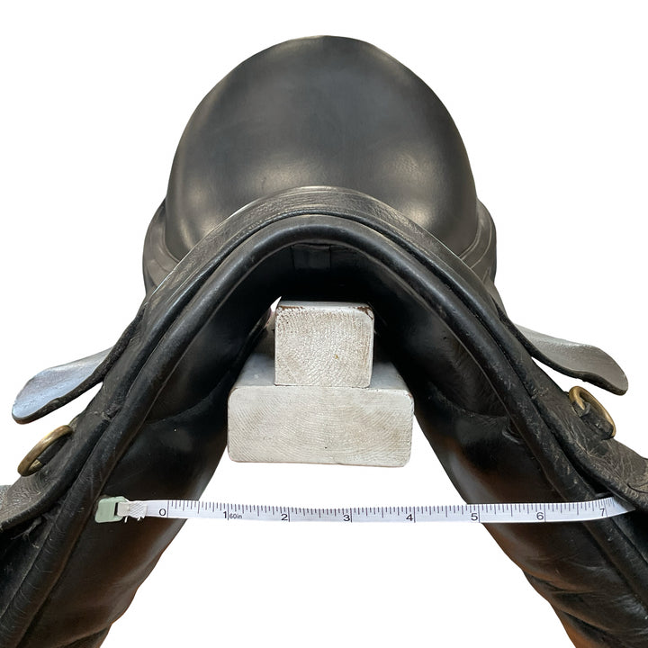 18" Busse Solibel Atlanta Medium Used Dressage Saddle