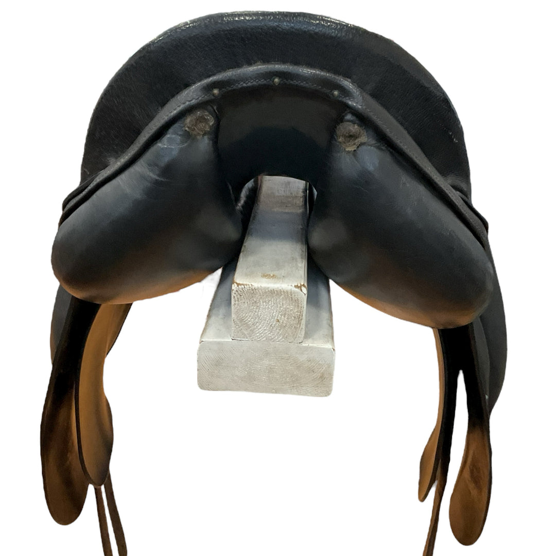 16.5" Custom Saddlery/Spirig 1874 28cm Med/Narrow Used Dressage Saddle - H