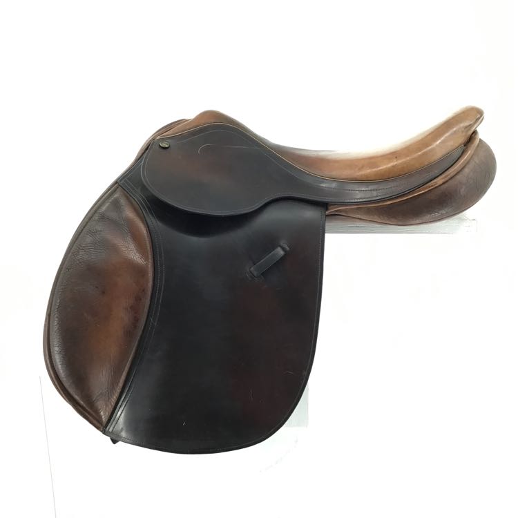 17.5" County used close contact saddle B