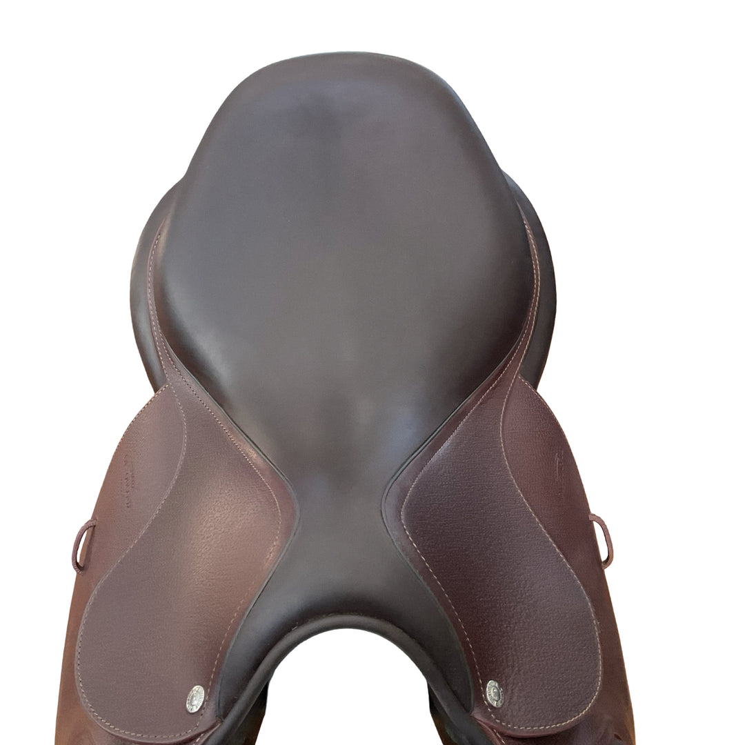 17" Devoucoux Biarritz O Medium Used Hunter/Jumper Saddle