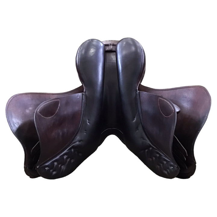 18" County Conquest Wide Used Hunter/Jumper Saddle - H