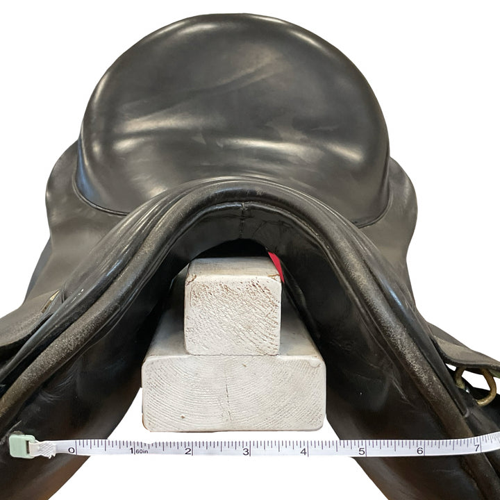 18" Albion Legend Medium Used Dressage Saddle