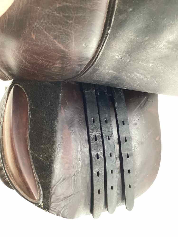 17" M Toulouse used close contact saddle