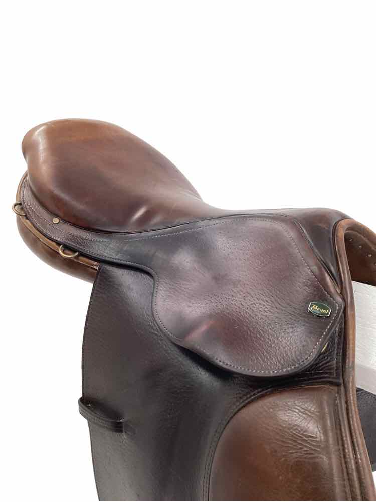 17" Beval DEVON  used close contact saddle