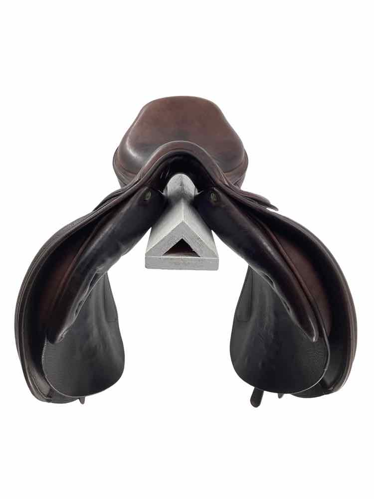 17.5" Amerigo used close contact saddle
