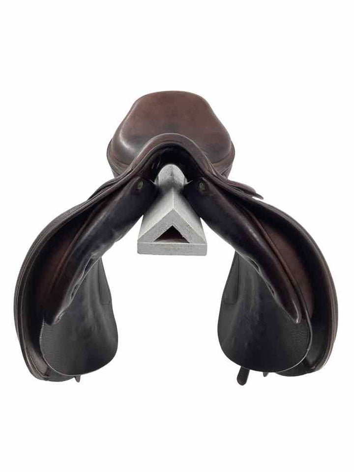 17.5" Amerigo used close contact saddle