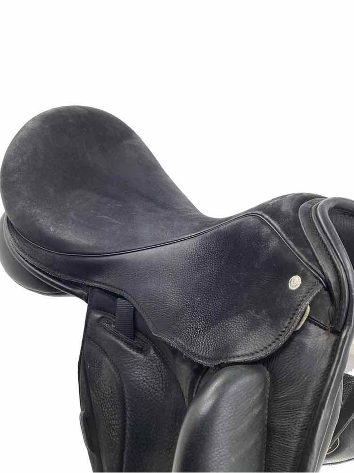 18" Custom Icon flight used monoflap dressage saddle