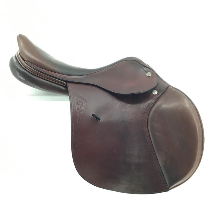 17.5" Equiline used close contact saddle B