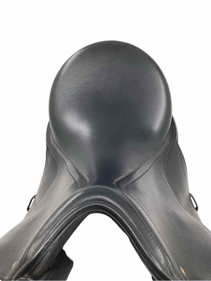 18" Jes Ride International Tango used dressage saddle fantastic shape B