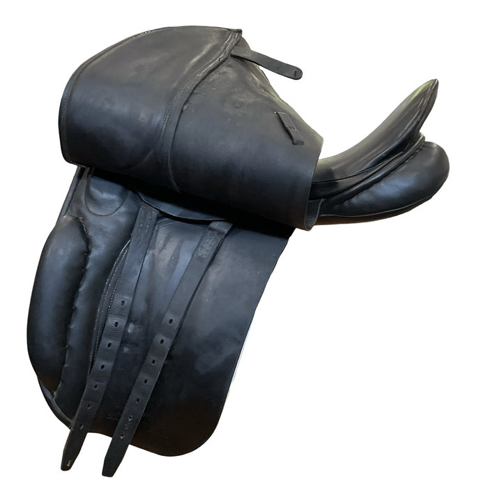 18" County Competitor Wide Used Dressage Saddle