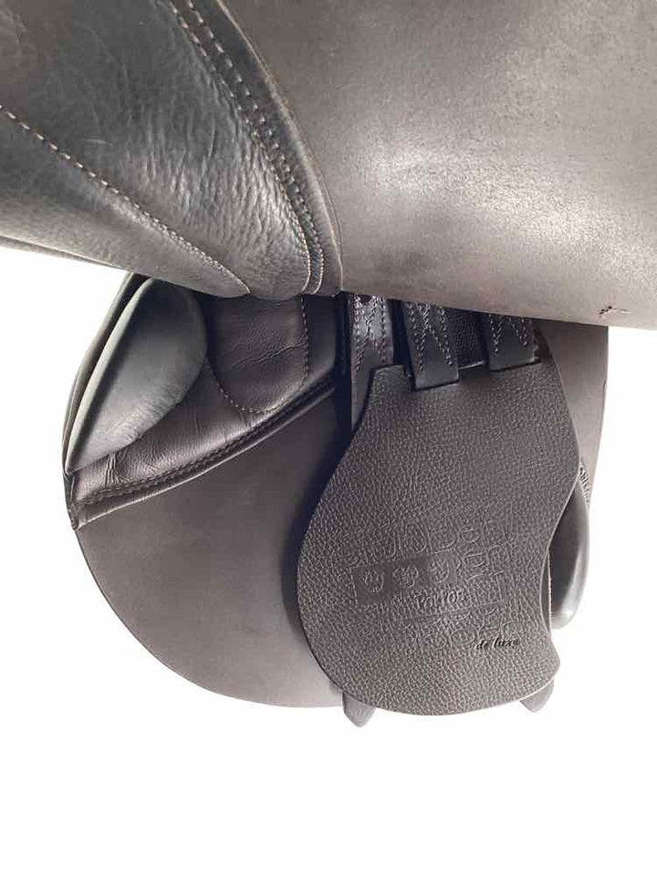 18" Stubben Portos used close contact saddle
