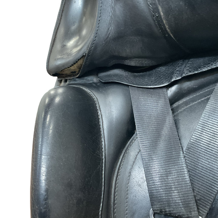 18" Custom Saddlery Steffen's Advantage Medium Used Dressage Saddle