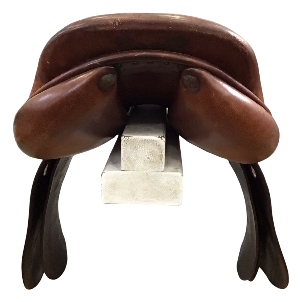 18" Butet Medium Used Hunter/Jumper Saddle - H