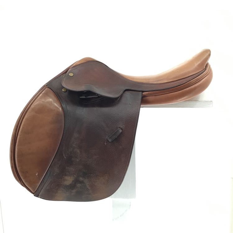 17" Ashland used close contact saddle B