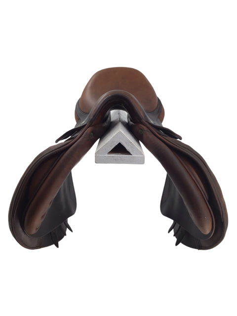 16.5" Devoucoux used close contact saddle B