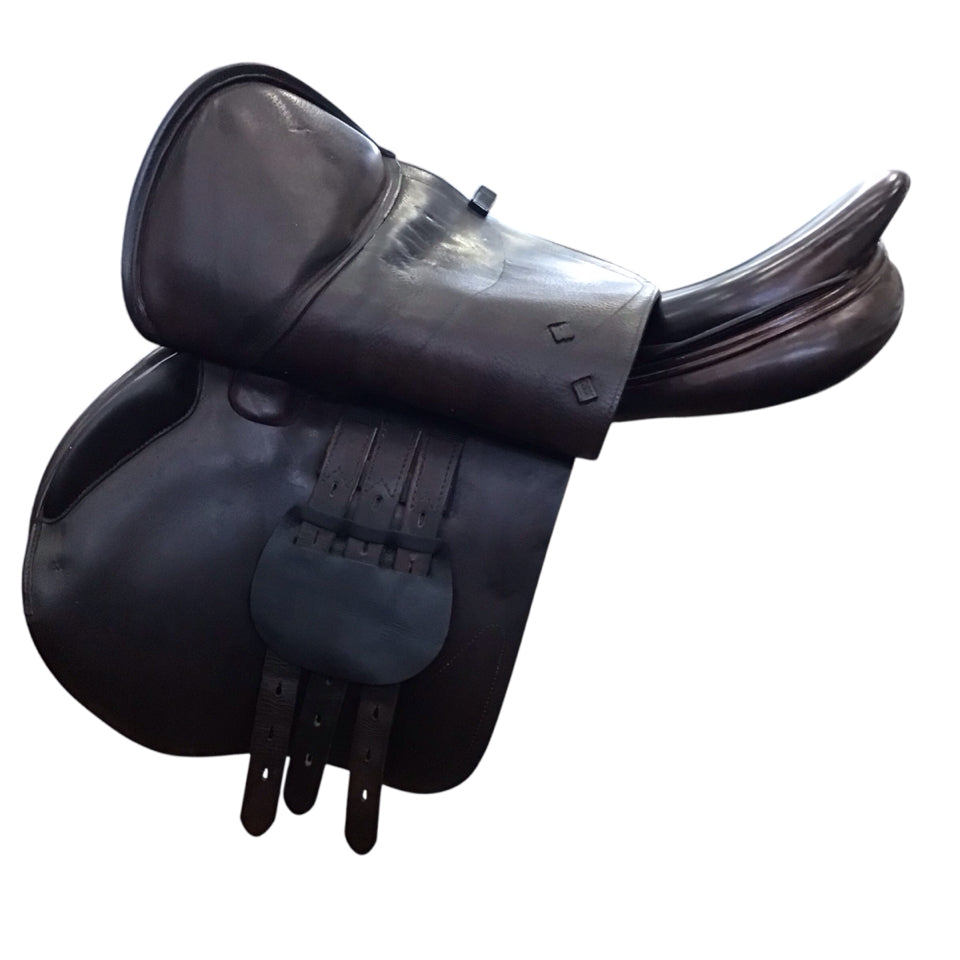 18" Equipe Da Vinci Special Medium Used Hunter/Jumper Saddle - H