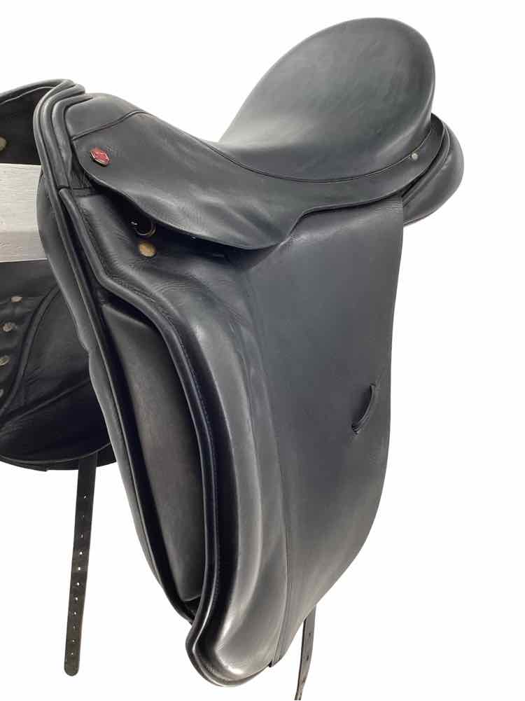 18" Albion used dressage saddle B