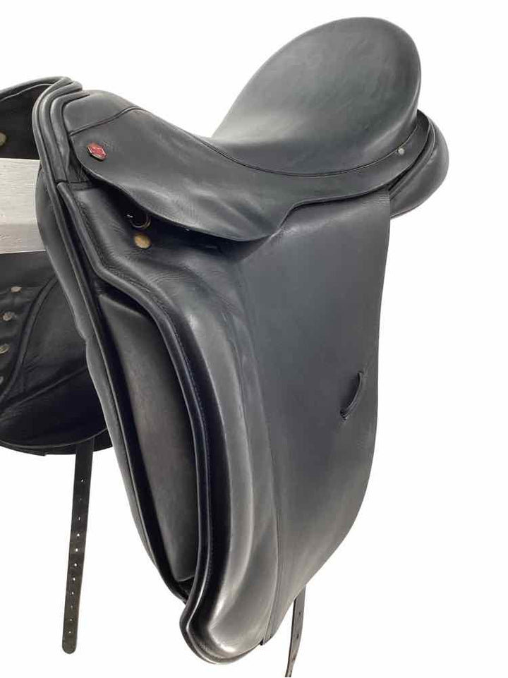18" Albion used dressage saddle B