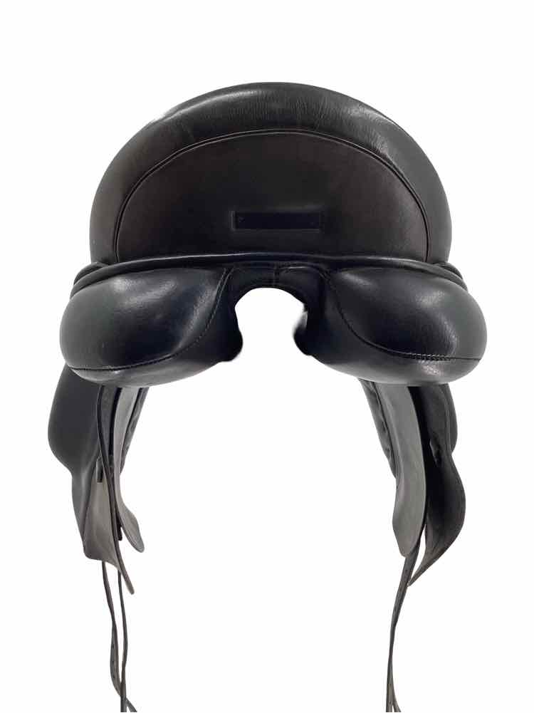 18" Trilogy used dressage saddle B
