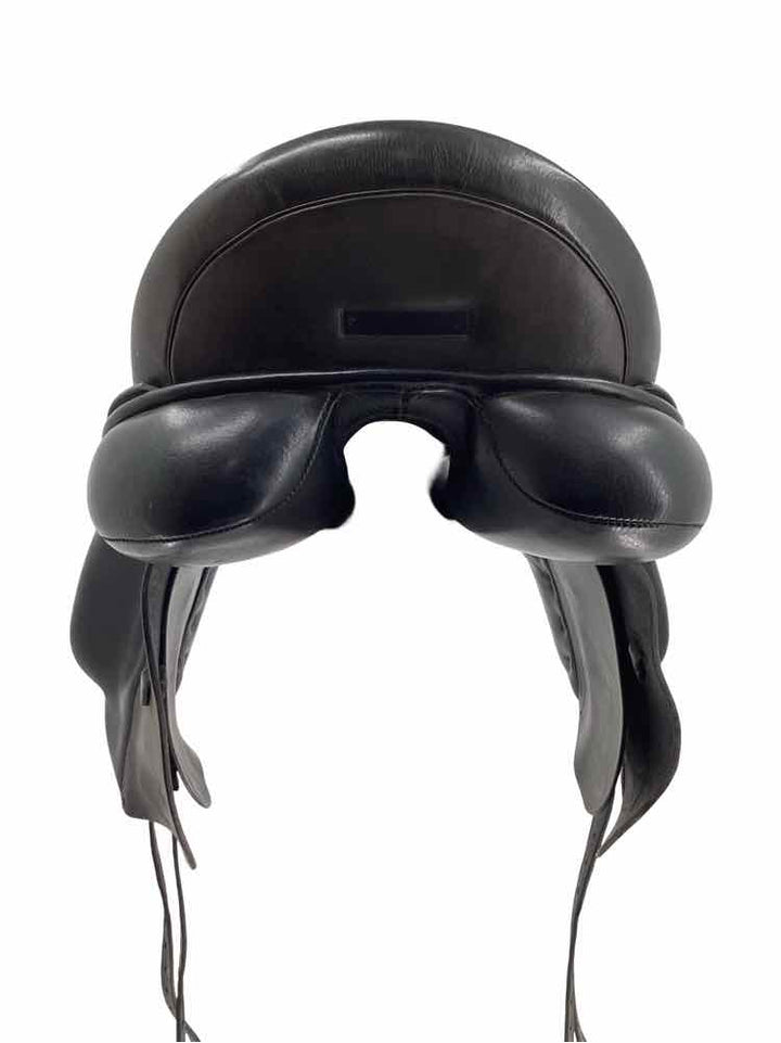 18" Trilogy used dressage saddle B