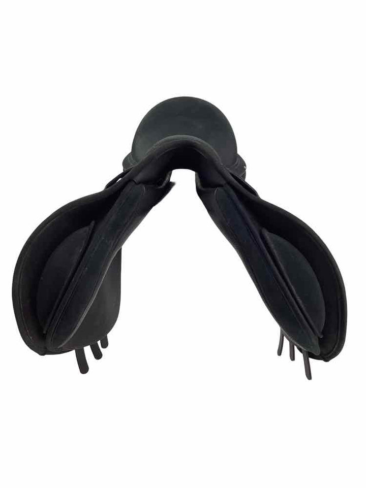 17.5" Wintec used all purpose saddle B