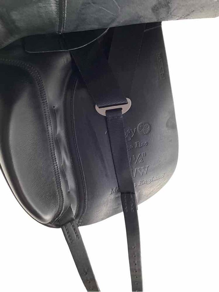 17.5" Trilogy used dressage saddle