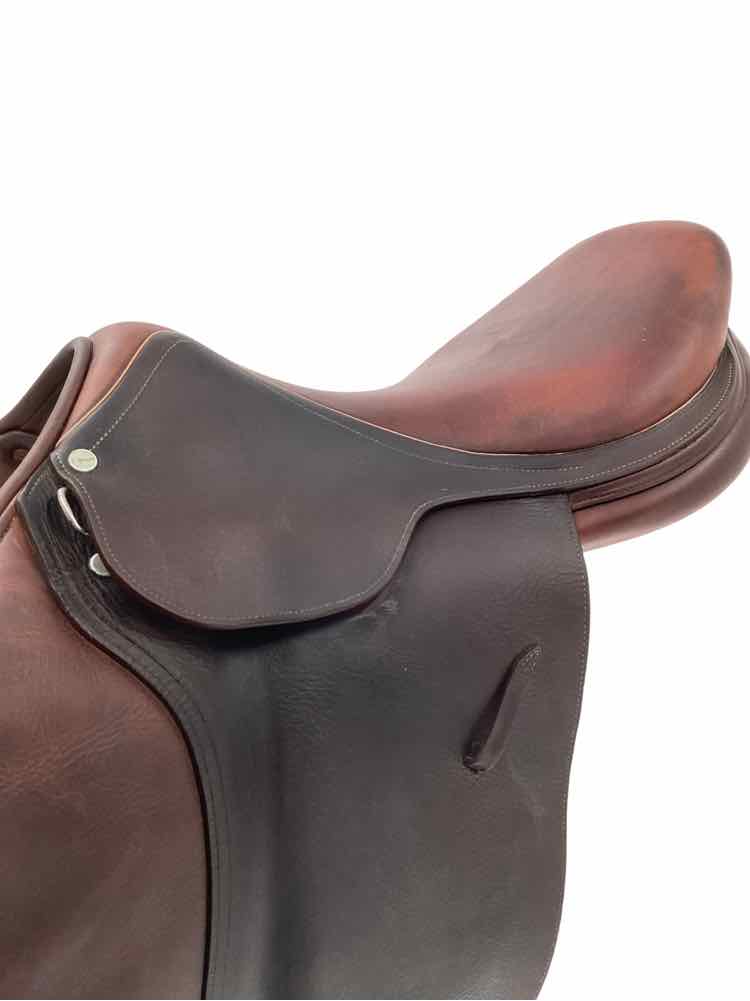 17.5" L Apogee used close contact saddle