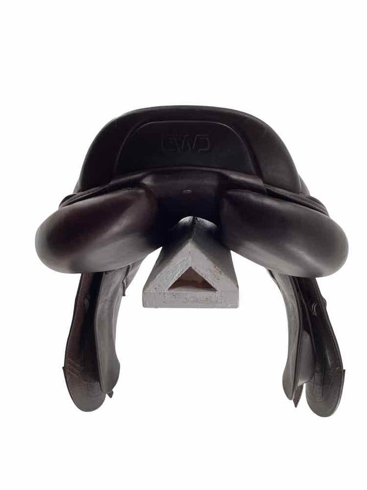 18" CWD Hunter Mademoiselle used close contact saddle