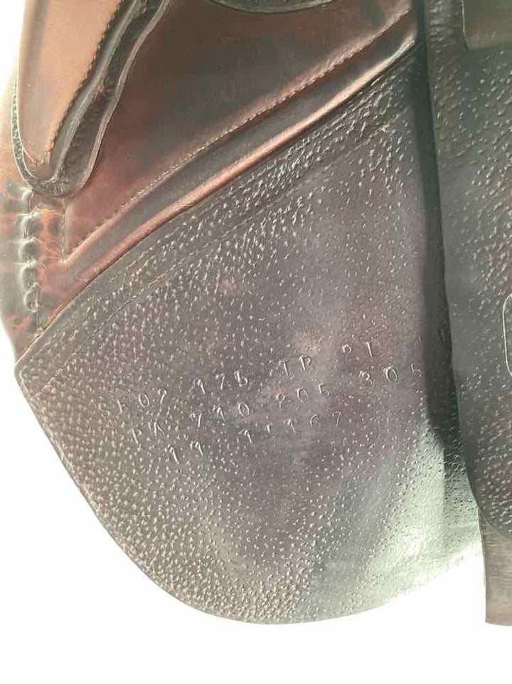 17.5" CWD used close contact saddle B