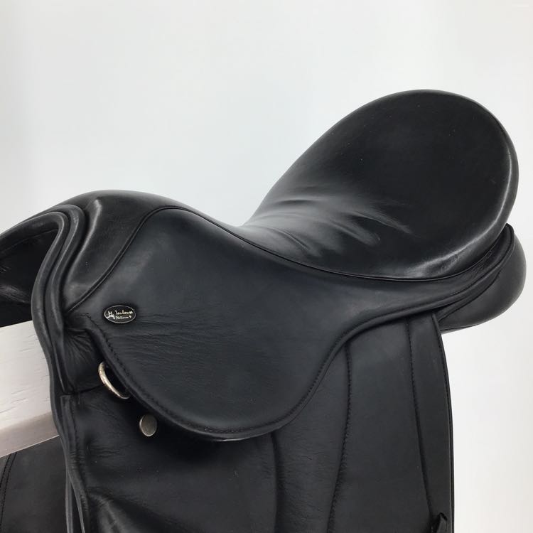 19" M Toulouse used dressage saddle B