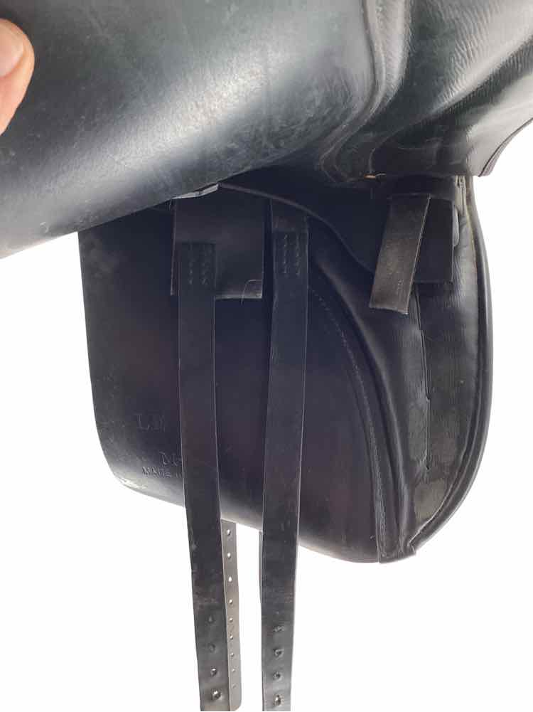17.5" Albion used dressage saddle B