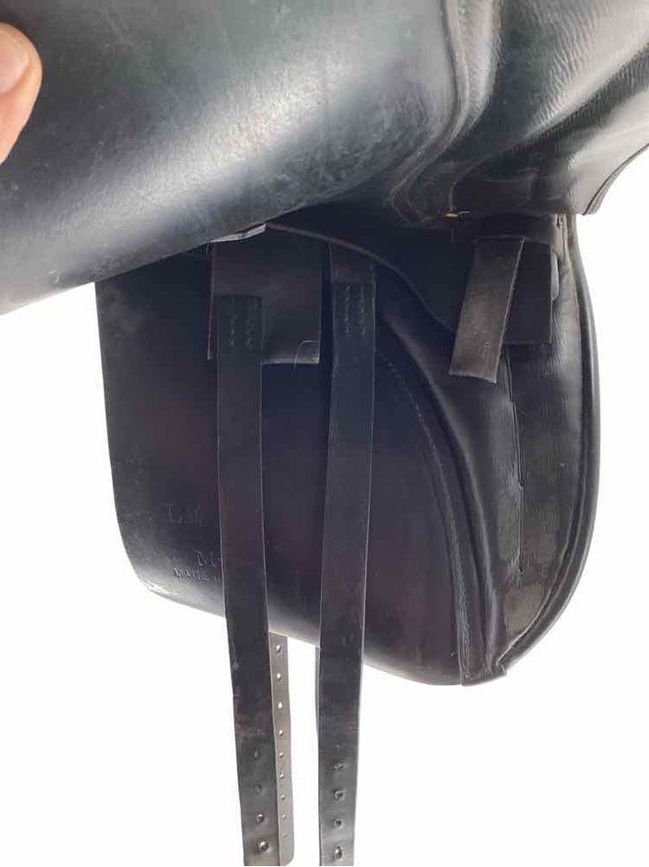 17.5" Albion used dressage saddle B