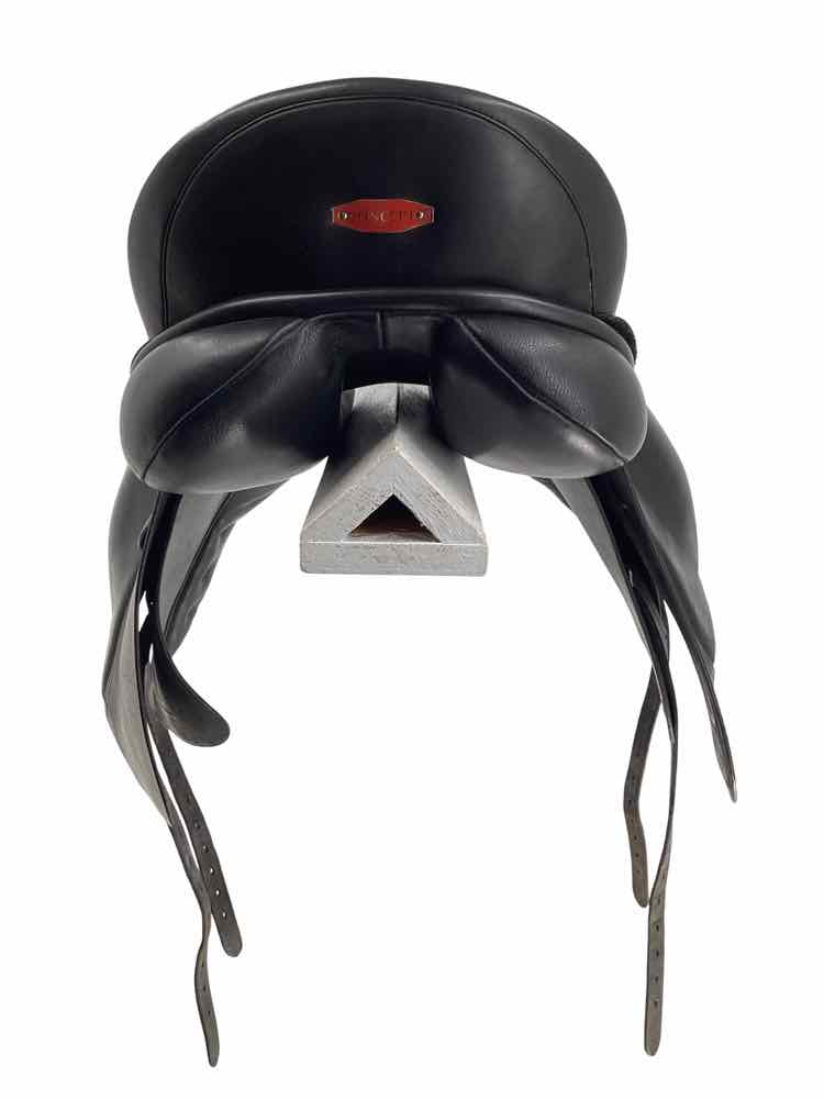 18" Hastilow Concept adjustable tree wool flock used dressage saddle