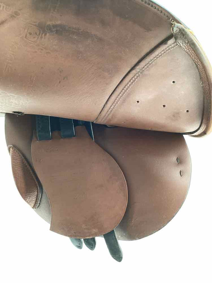 17.5" Stubben Zaria used close contact saddle B