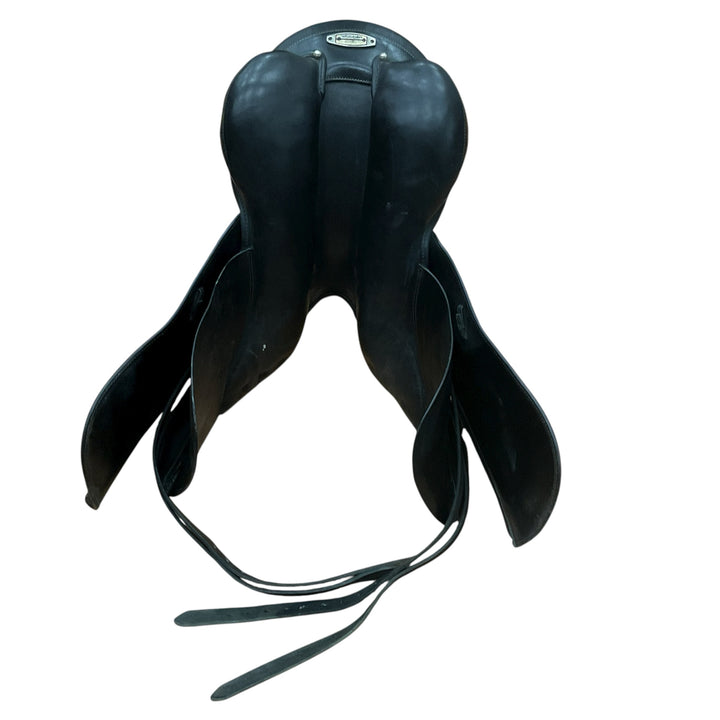 18" Stubben Genesis De Luxe 29cm Medium Used Dressage Saddle - H