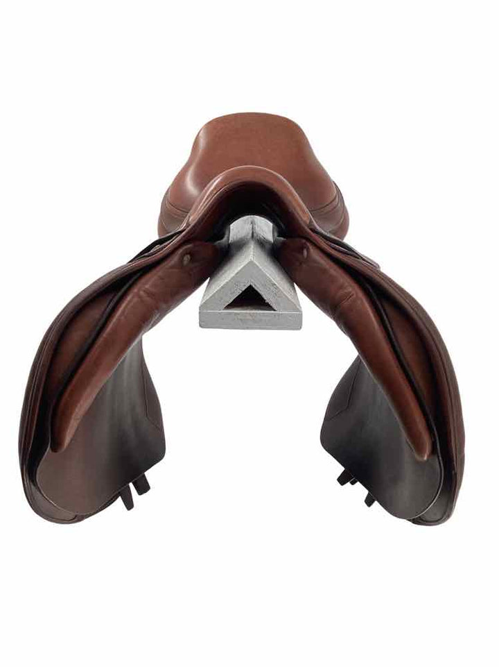 18" Antares used close contact saddle