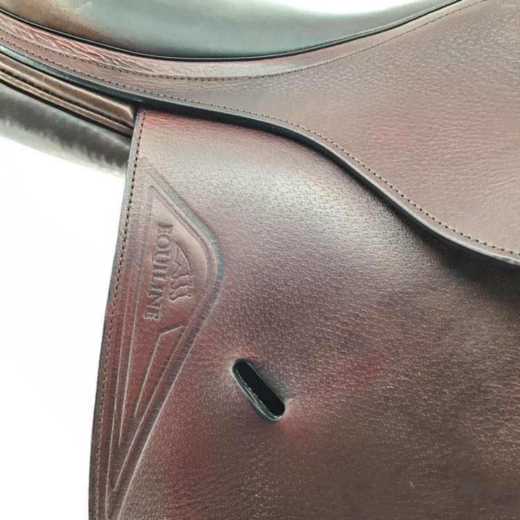 17.5" Equiline used close contact saddle B