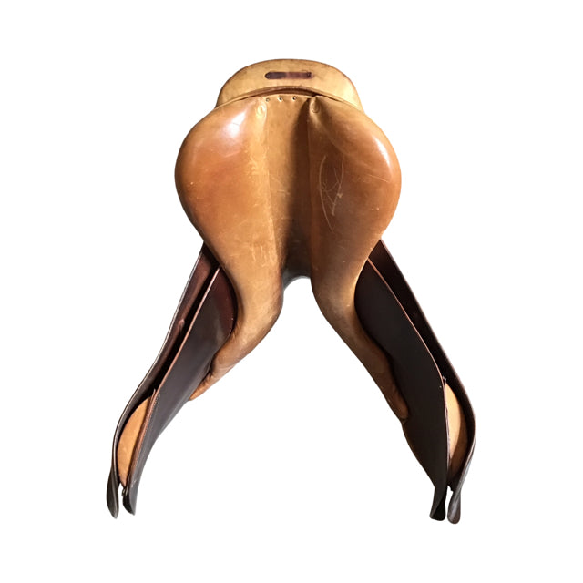 17.5" Dominus Medium Tree Used Close Contact Saddle - C