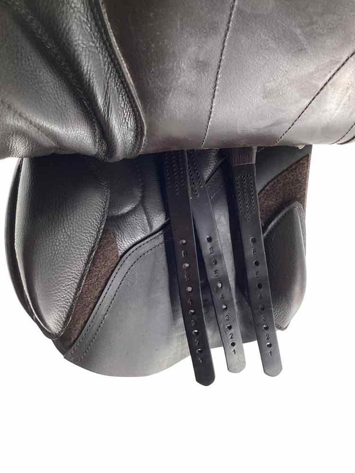 17.5" Kent & Masters used close contact saddle